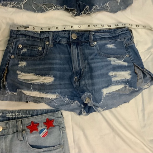 5 Pieces of Shorts Different Brand
Measurements are included all 5 the same size - Picture 5 of 7